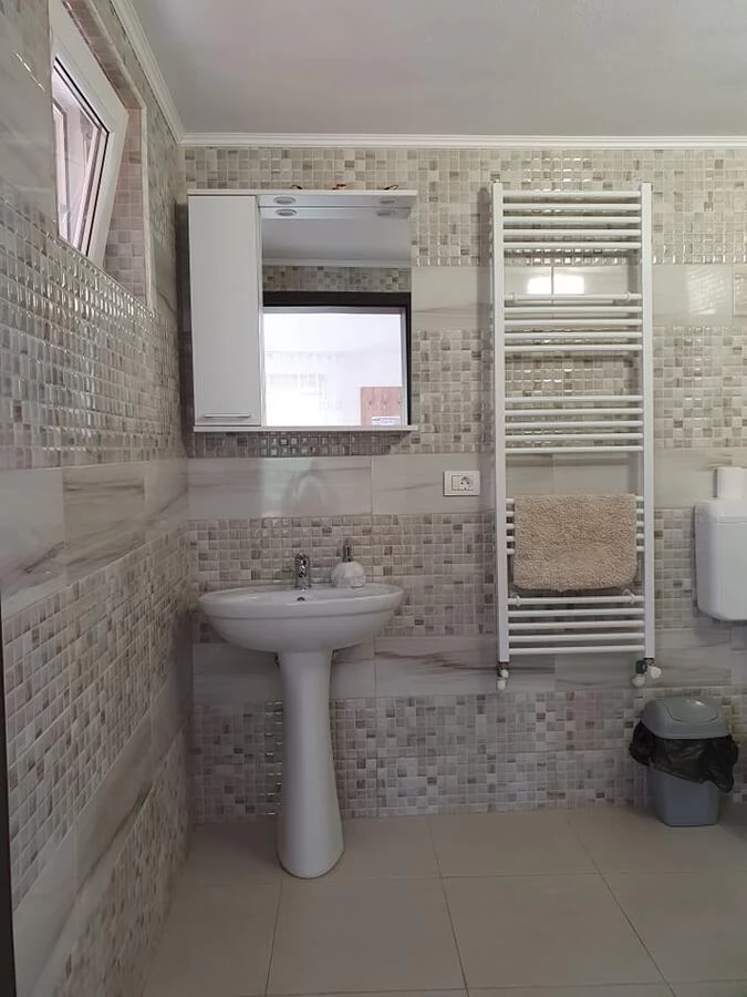 Chișcău Cazare | Motel (K1464-10) Imaginea poate fi supusă drepturilor de autor. Se recomandă contactarea titularului drepturilor.