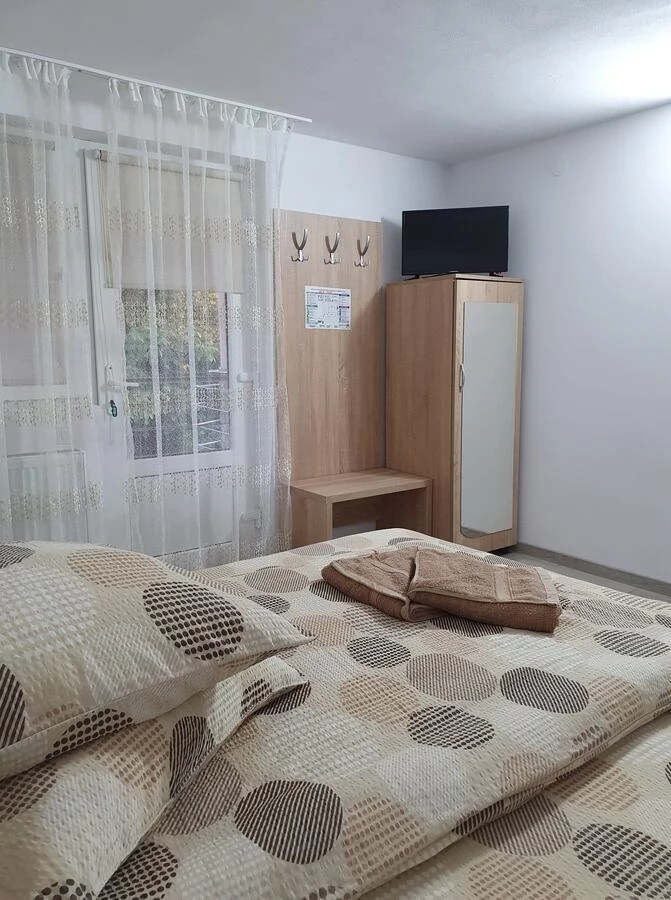 Chișcău Cazare | Motel (K1464-19) Imaginea poate fi supusă drepturilor de autor. Se recomandă contactarea titularului drepturilor.
