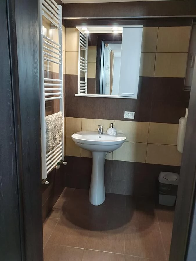 Chișcău Cazare | Motel (K1464-23) Imaginea poate fi supusă drepturilor de autor. Se recomandă contactarea titularului drepturilor.