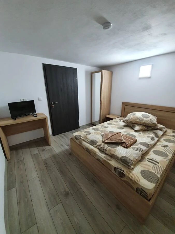 Chișcău Cazare | Motel (K1464-25) Imaginea poate fi supusă drepturilor de autor. Se recomandă contactarea titularului drepturilor.