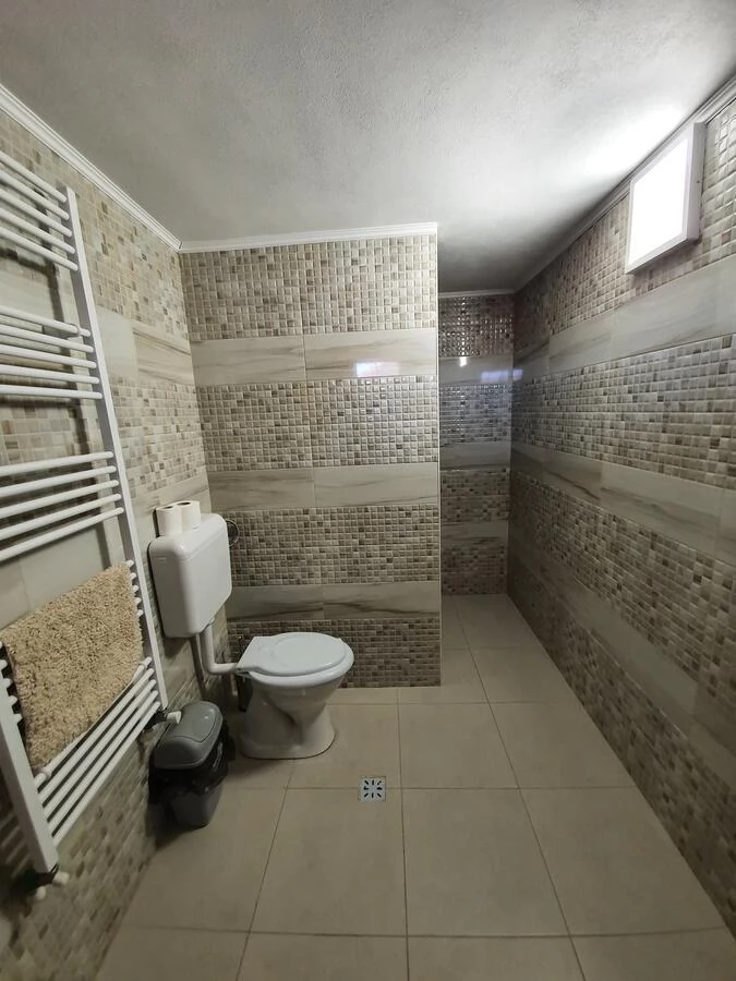 Chișcău Cazare | Motel (K1464-34) Imaginea poate fi supusă drepturilor de autor. Se recomandă contactarea titularului drepturilor.