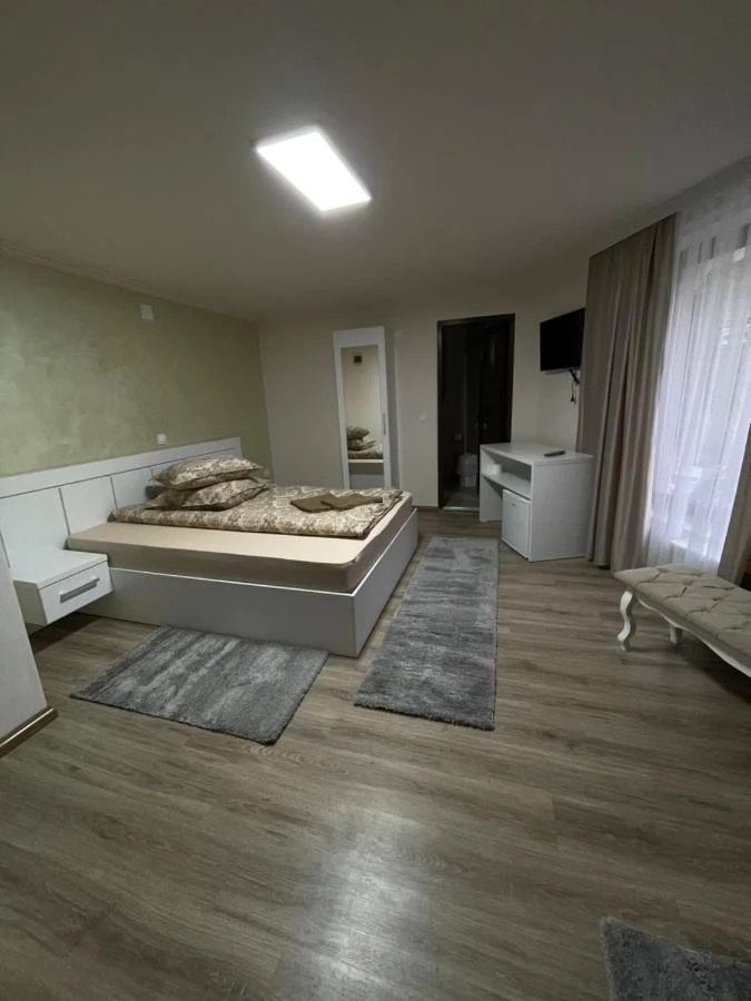 Chișcău Cazare | Pensiune (K1469-15) Imaginea poate fi supusă drepturilor de autor. Se recomandă contactarea titularului drepturilor.