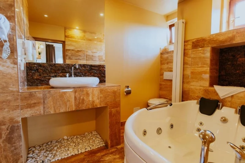 Csíksomlyó, Csíkszereda Szállás | Hotel*** (K1491-52) A kép szerzői jogvédelem alatt állhat. Javasolt a kapcsolatfelvétel a jog tulajdonossal. Csíksomlyó, Csíkszereda Szállás | Hotel*** (K1491-52) A kép szerzői jogvédelem alatt állhat. Javasolt a kapcsolatfelvétel a jog tulajdonossal.