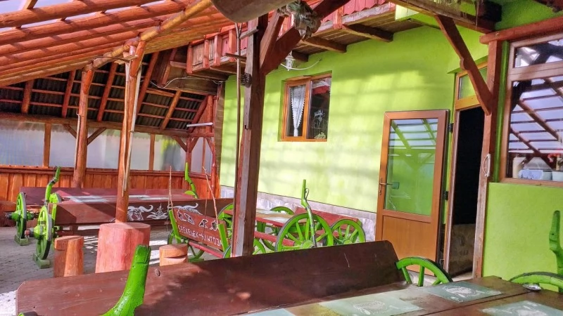 Pasul Bucin Cazare | Motel (K0668-4) Imaginea poate fi supusă drepturilor de autor. Se recomandă contactarea titularului drepturilor.