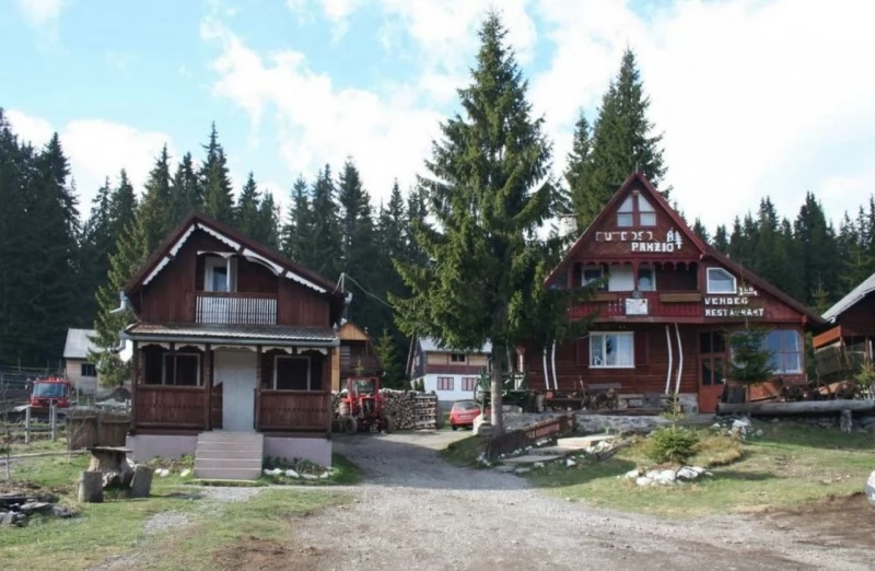 Pasul Bucin Cazare | Motel (K0668-6) Imaginea poate fi supusă drepturilor de autor. Se recomandă contactarea titularului drepturilor.