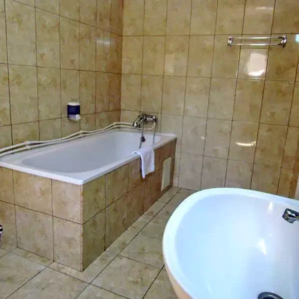 Aknasúgatag Szállás | Motel (K0765-16) A kép szerzői jogvédelem alatt állhat. Javasolt a kapcsolatfelvétel a jog tulajdonossal.