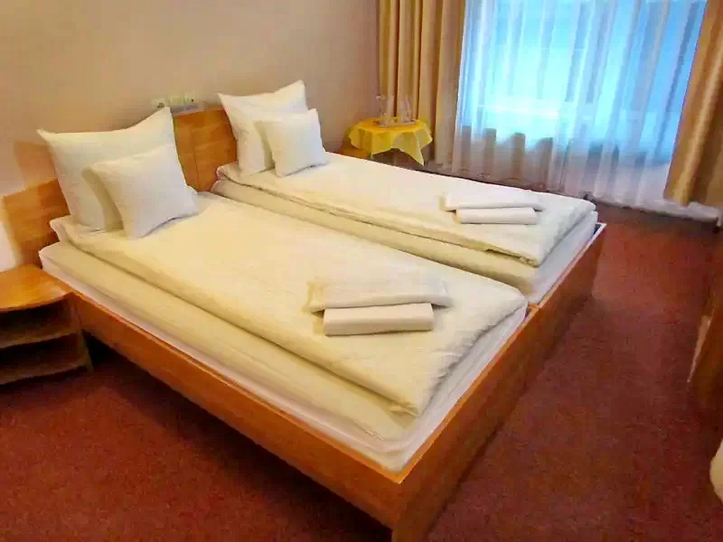 Ocna Șugatag Cazare | Motel (K0765-27) Imaginea poate fi supusă drepturilor de autor. Se recomandă contactarea titularului drepturilor.