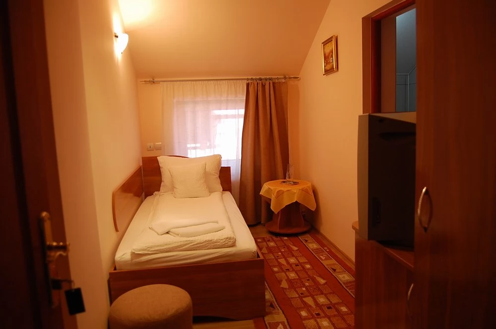 Aknasúgatag Szállás | Motel (K0765-32) A kép szerzői jogvédelem alatt állhat. Javasolt a kapcsolatfelvétel a jog tulajdonossal.