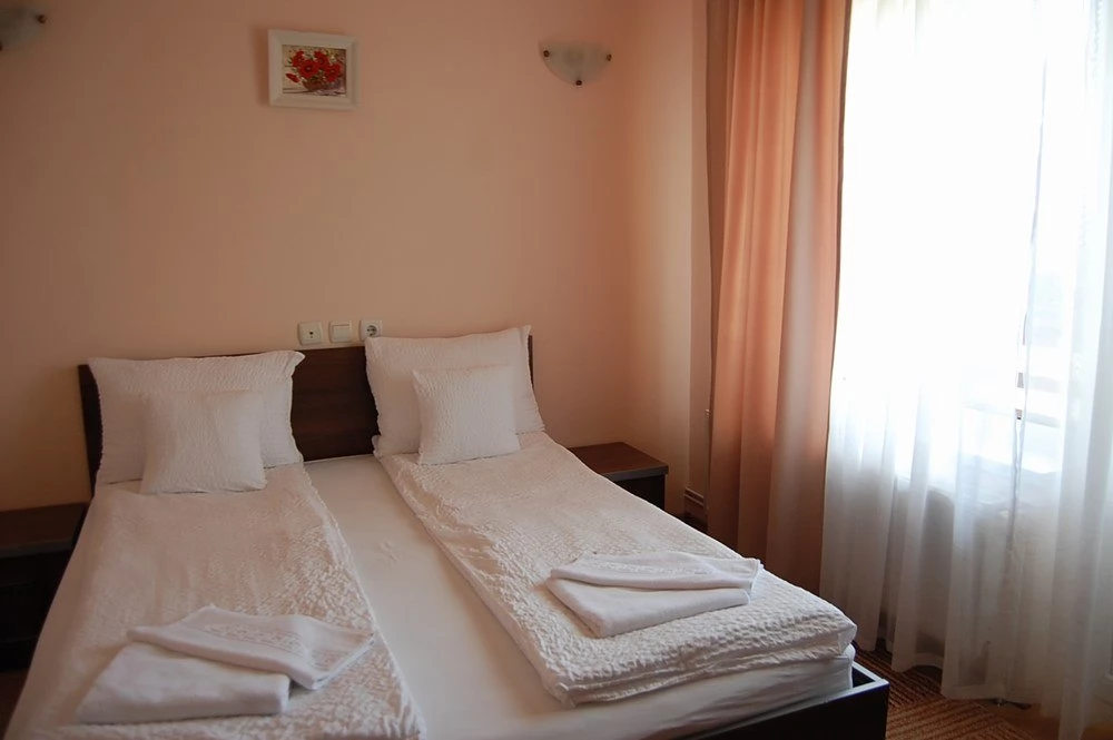 Ocna Șugatag Cazare | Motel (K0765-53) Imaginea poate fi supusă drepturilor de autor. Se recomandă contactarea titularului drepturilor.