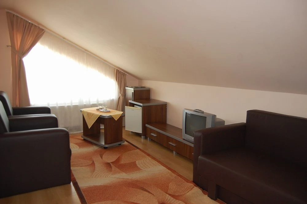 Aknasúgatag Szállás | Motel (K0765-54) A kép szerzői jogvédelem alatt állhat. Javasolt a kapcsolatfelvétel a jog tulajdonossal.