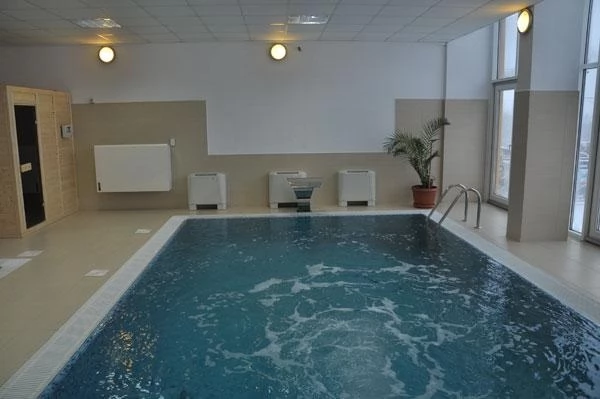 Ocna Șugatag Cazare | Motel (K0765-62) Imaginea poate fi supusă drepturilor de autor. Se recomandă contactarea titularului drepturilor.