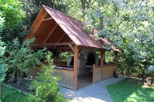 Ocna Șugatag Cazare | Motel (K0765-67) Imaginea poate fi supusă drepturilor de autor. Se recomandă contactarea titularului drepturilor.