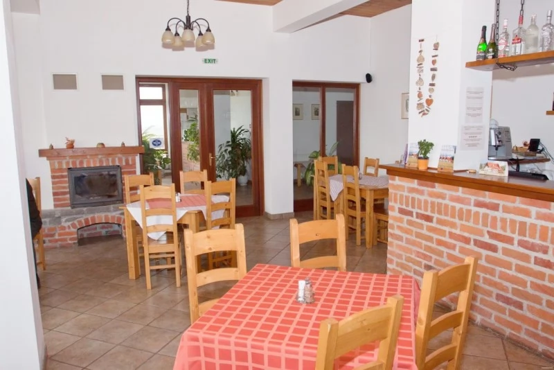 Csíksomlyó, Csíkszereda Szállás | Panzió (K1235-2) A kép szerzői jogvédelem alatt állhat. Javasolt a kapcsolatfelvétel a jog tulajdonossal. Csíksomlyó, Csíkszereda Szállás | Panzió (K1235-2) A kép szerzői jogvédelem alatt állhat. Javasolt a kapcsolatfelvétel a jog tulajdonossal.