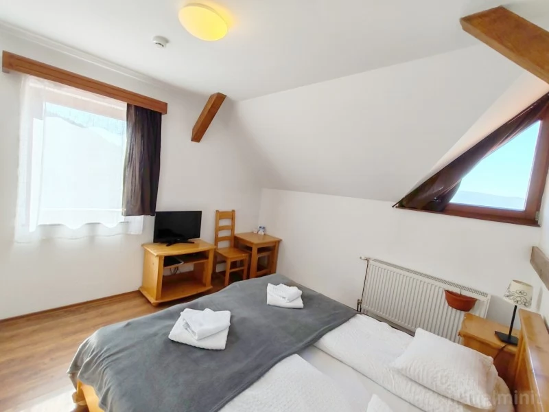 Csíksomlyó, Csíkszereda Szállás | Motel (K1235-17) A kép szerzői jogvédelem alatt állhat. Javasolt a kapcsolatfelvétel a jog tulajdonossal.