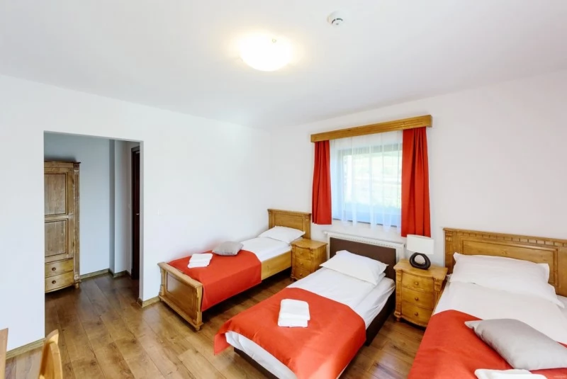 Csíksomlyó, Csíkszereda Szállás | Motel (K1235-53) A kép szerzői jogvédelem alatt állhat. Javasolt a kapcsolatfelvétel a jog tulajdonossal.