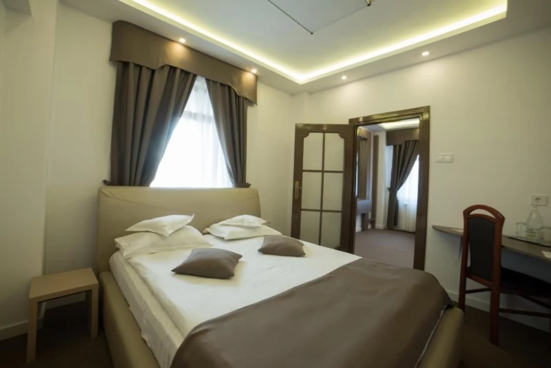 Csíksomlyó, Csíkszereda Szállás | Turisztikai panzió (K1491-22) A kép szerzői jogvédelem alatt állhat. Javasolt a kapcsolatfelvétel a jog tulajdonossal.