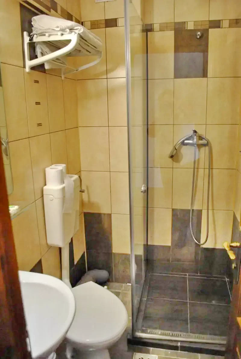 Csíkszereda Szállás | Motel (K0078-8) A kép szerzői jogvédelem alatt állhat. Javasolt a kapcsolatfelvétel a jog tulajdonossal.