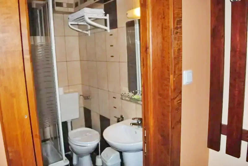 Miercurea Ciuc Cazare | Motel (K0078-20) Imaginea poate fi supusă drepturilor de autor. Se recomandă contactarea titularului drepturilor.