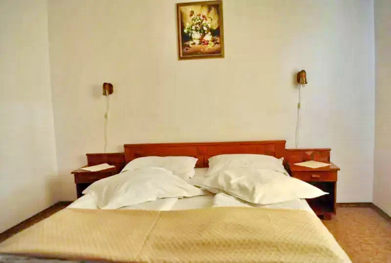 Csíkszereda Szállás | Motel (K0078-26) A kép szerzői jogvédelem alatt állhat. Javasolt a kapcsolatfelvétel a jog tulajdonossal.