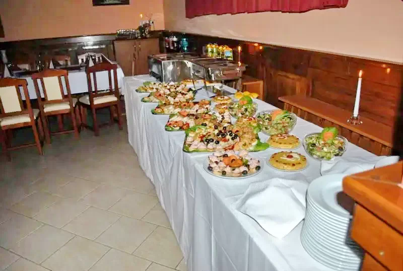 Miercurea Ciuc Cazare | Motel (K0078-33) Imaginea poate fi supusă drepturilor de autor. Se recomandă contactarea titularului drepturilor.