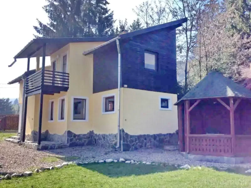 Miercurea Ciuc Cazare | Cabană (K0438-4) Imaginea poate fi supusă drepturilor de autor. Se recomandă contactarea titularului drepturilor.