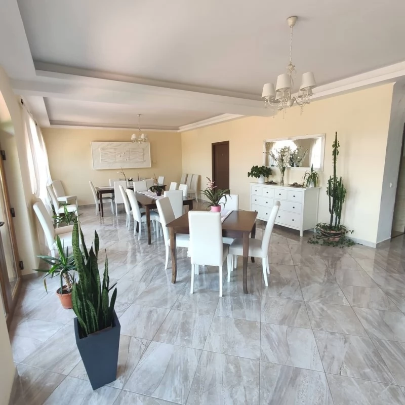 Băile Felix Cazare | Camping / Popas turistic (K0695-4) Imaginea poate fi supusă drepturilor de autor. Se recomandă contactarea titularului drepturilor.