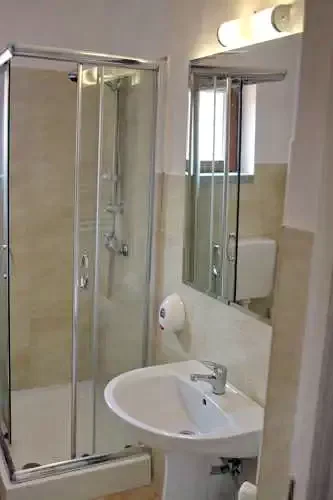 Băile Felix Cazare | Vilă (K0695-13) Imaginea poate fi supusă drepturilor de autor. Se recomandă contactarea titularului drepturilor.