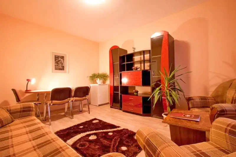 Gheorgheni Cazare | Pensiune turistică (K0093-15) Imaginea poate fi supusă drepturilor de autor. Se recomandă contactarea titularului drepturilor.