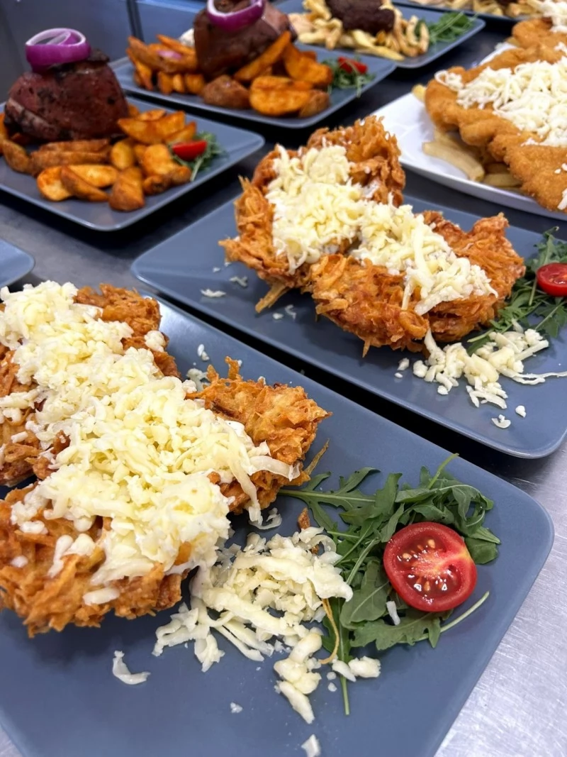 Gheorgheni Cazare | Pensiune turistică (K0093-40) Imaginea poate fi supusă drepturilor de autor. Se recomandă contactarea titularului drepturilor.