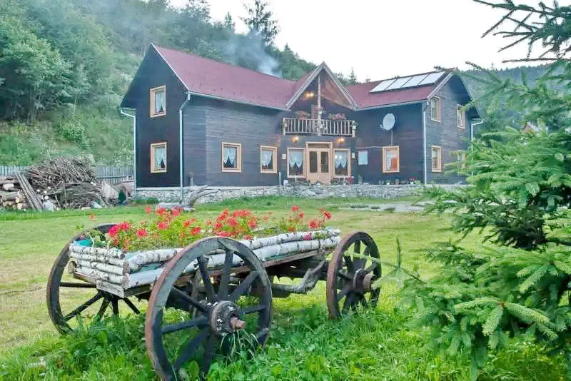 Gheorgheni Cazare | Motel (K0141-2) Imaginea poate fi supusă drepturilor de autor. Se recomandă contactarea titularului drepturilor.