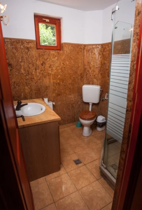 Gyergyószentmiklós Szállás | Üdülőfalu (K0156-8) A kép szerzői jogvédelem alatt állhat. Javasolt a kapcsolatfelvétel a jog tulajdonossal.