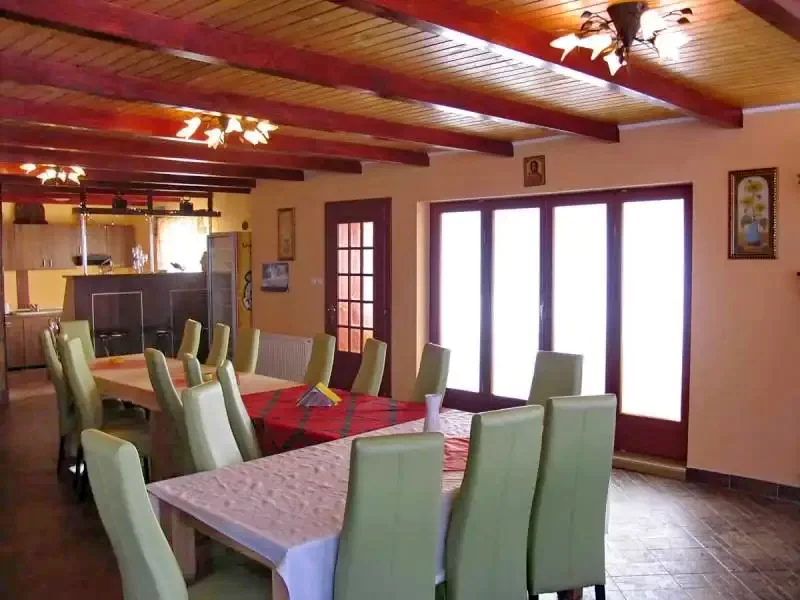 Gheorgheni Cazare | Motel (K0158-2) Imaginea poate fi supusă drepturilor de autor. Se recomandă contactarea titularului drepturilor.