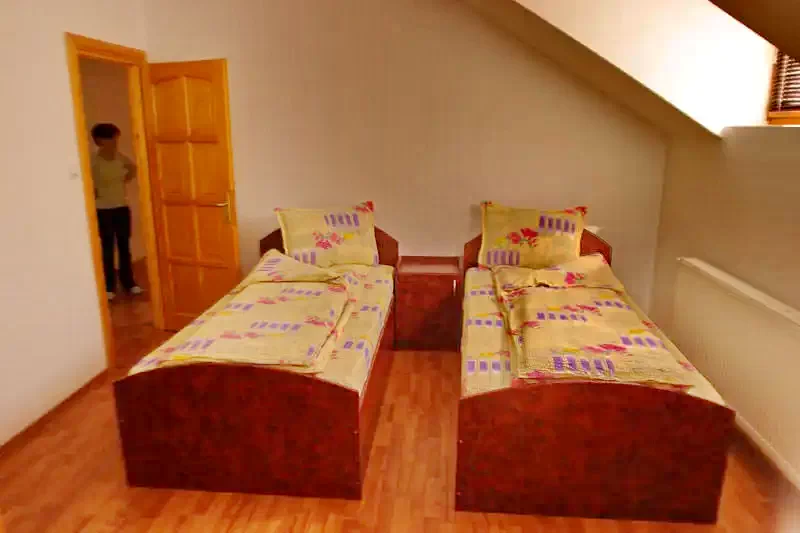 Gyergyószentmiklós Szállás | Motel (K0189-13) A kép szerzői jogvédelem alatt állhat. Javasolt a kapcsolatfelvétel a jog tulajdonossal.