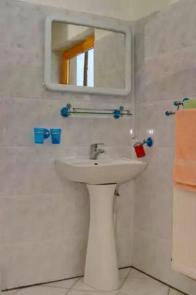 Gheorgheni Cazare | Motel (K0189-17) Imaginea poate fi supusă drepturilor de autor. Se recomandă contactarea titularului drepturilor.