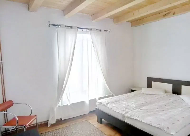 Gyergyószentmiklós Szállás | Üdülőfalu (K0237-27) A kép szerzői jogvédelem alatt állhat. Javasolt a kapcsolatfelvétel a jog tulajdonossal.