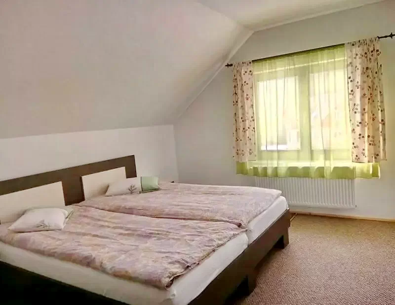 Gyergyószentmiklós Szállás | Kulcsosház (K0237-31) A kép szerzői jogvédelem alatt állhat. Javasolt a kapcsolatfelvétel a jog tulajdonossal. Gyergyószentmiklós Szállás | Kulcsosház (K0237-31) A kép szerzői jogvédelem alatt állhat. Javasolt a kapcsolatfelvétel a jog tulajdonossal.