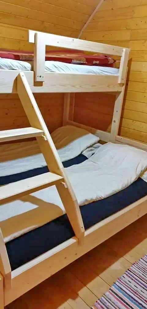 Gheorgheni Cazare | Sat de vacanță (K0250-8) Imaginea poate fi supusă drepturilor de autor. Se recomandă contactarea titularului drepturilor.