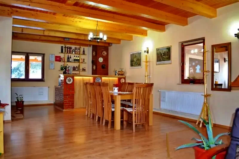 Gheorgheni Cazare | Motel (K0255-3) Imaginea poate fi supusă drepturilor de autor. Se recomandă contactarea titularului drepturilor.