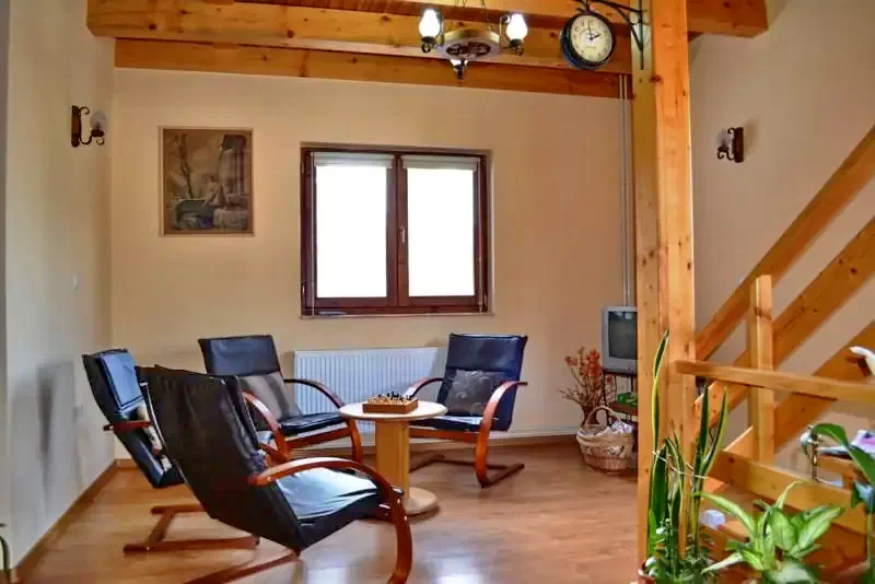 Gheorgheni Cazare | Motel (K0255-5) Imaginea poate fi supusă drepturilor de autor. Se recomandă contactarea titularului drepturilor.