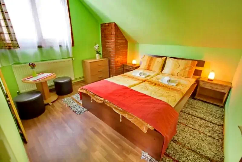 Gyergyószentmiklós Szállás | Motel (K0255-13) A kép szerzői jogvédelem alatt állhat. Javasolt a kapcsolatfelvétel a jog tulajdonossal.