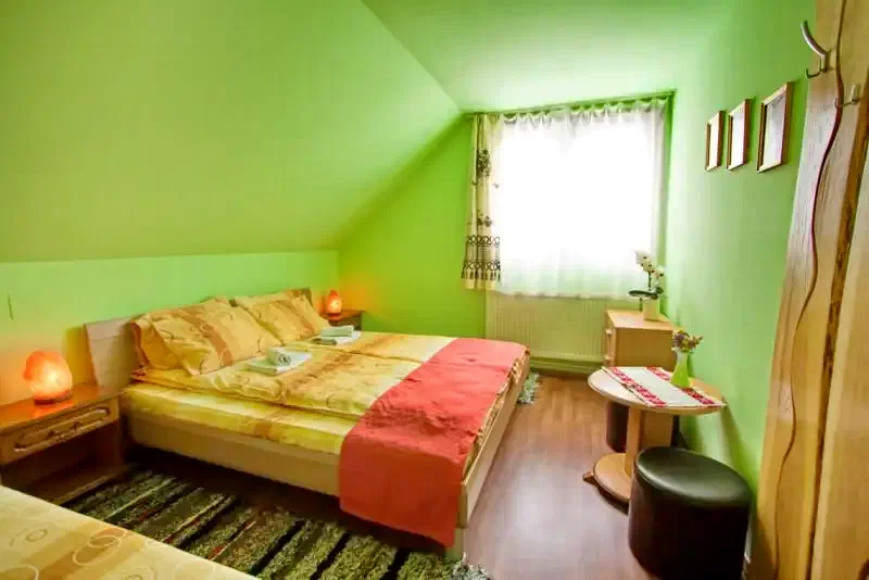 Gyergyószentmiklós Szállás | Motel (K0255-14) A kép szerzői jogvédelem alatt állhat. Javasolt a kapcsolatfelvétel a jog tulajdonossal.