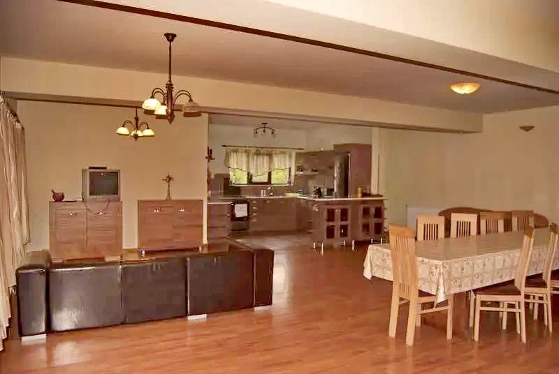 Gheorgheni Cazare | Sat de vacanță (K0307-3) Imaginea poate fi supusă drepturilor de autor. Se recomandă contactarea titularului drepturilor.