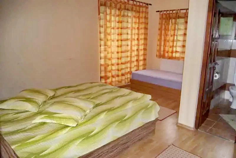 Gheorgheni Cazare | Sat de vacanță (K0307-7) Imaginea poate fi supusă drepturilor de autor. Se recomandă contactarea titularului drepturilor.