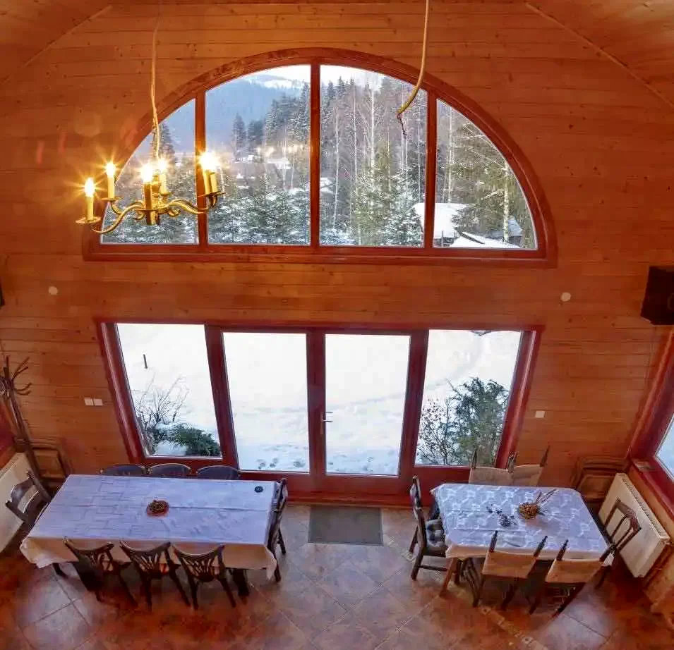 Gyergyószentmiklós Szállás | Kulcsosház / Turisztikai faház (K0309-1) A kép szerzői jogvédelem alatt állhat. Javasolt a kapcsolatfelvétel a jog tulajdonossal.