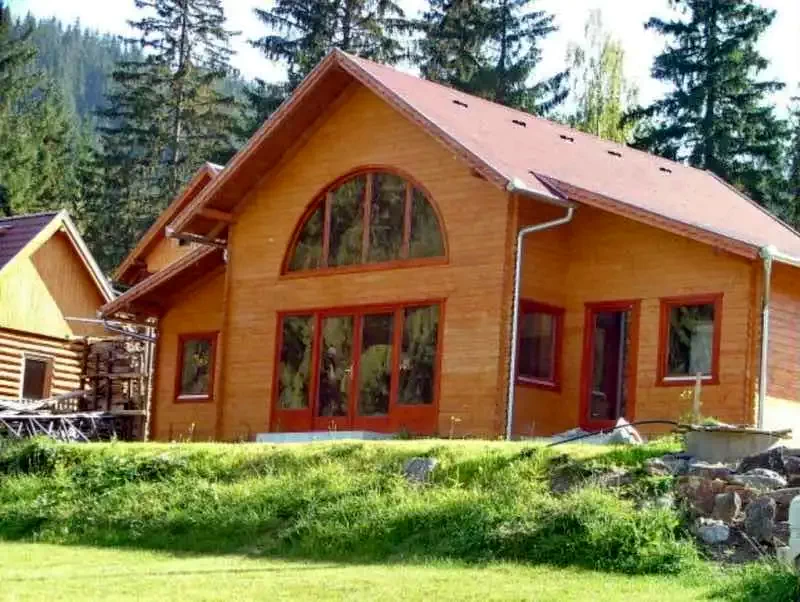 Gyergyószentmiklós Szállás | Kulcsosház (K0309-16) A kép szerzői jogvédelem alatt állhat. Javasolt a kapcsolatfelvétel a jog tulajdonossal.