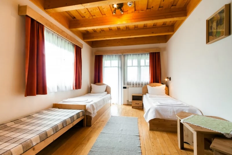 Gyergyószentmiklós Szállás | Motel (K0372-15) A kép szerzői jogvédelem alatt állhat. Javasolt a kapcsolatfelvétel a jog tulajdonossal.