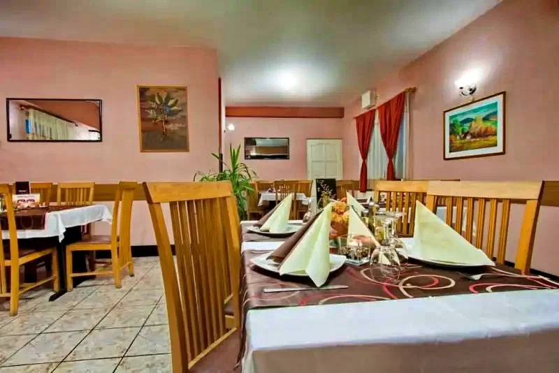 Gheorgheni Cazare | Motel (K0374-2) Imaginea poate fi supusă drepturilor de autor. Se recomandă contactarea titularului drepturilor.