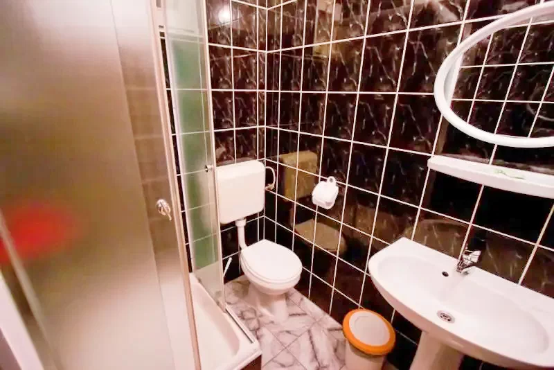 Gyergyószentmiklós Szállás | Motel (K0374-12) A kép szerzői jogvédelem alatt állhat. Javasolt a kapcsolatfelvétel a jog tulajdonossal.