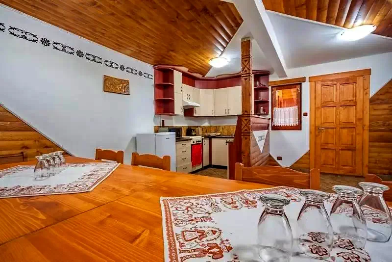 Gheorgheni Cazare | Motel (K0375-5) Imaginea poate fi supusă drepturilor de autor. Se recomandă contactarea titularului drepturilor.