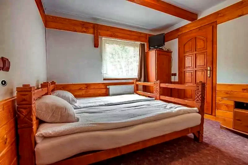 Gyergyószentmiklós Szállás | Motel (K0375-13) A kép szerzői jogvédelem alatt állhat. Javasolt a kapcsolatfelvétel a jog tulajdonossal.